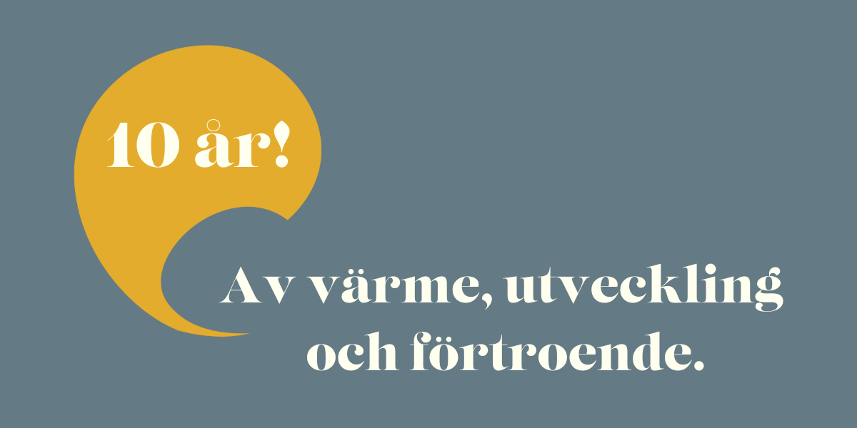 Banner som firar Kryasts 10-årsjubileum.
